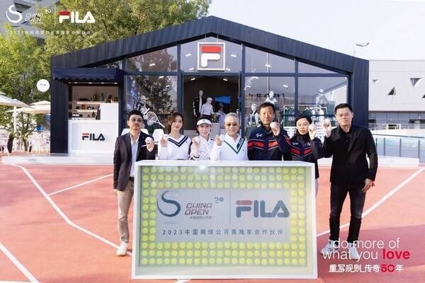 k1体育平台运动服装时尚走进专业场谱写50年传奇 FILA ACE CLUB名人邀请赛闪耀红土花园k1体育app(图4)