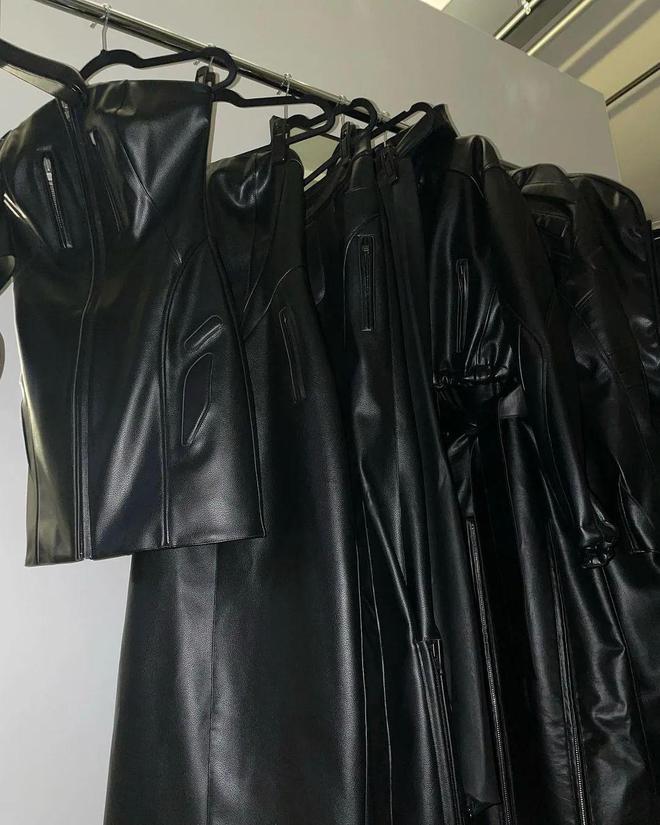 k1体育app运动服装Kylie Jenner创服装品牌All Leather突袭这个秋冬！(图5)