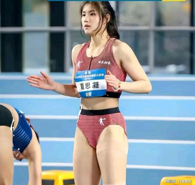 k1体育平台运动服装体坛美女夏思凝运动裤尺度大引争议着装画面曝光靓丽抢眼！k1体育app(图1)